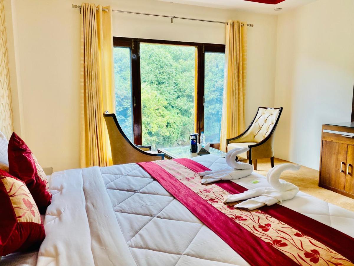 Royal Green Mashobra - Mountain And Valley View Rooms Shimla Bagian luar foto