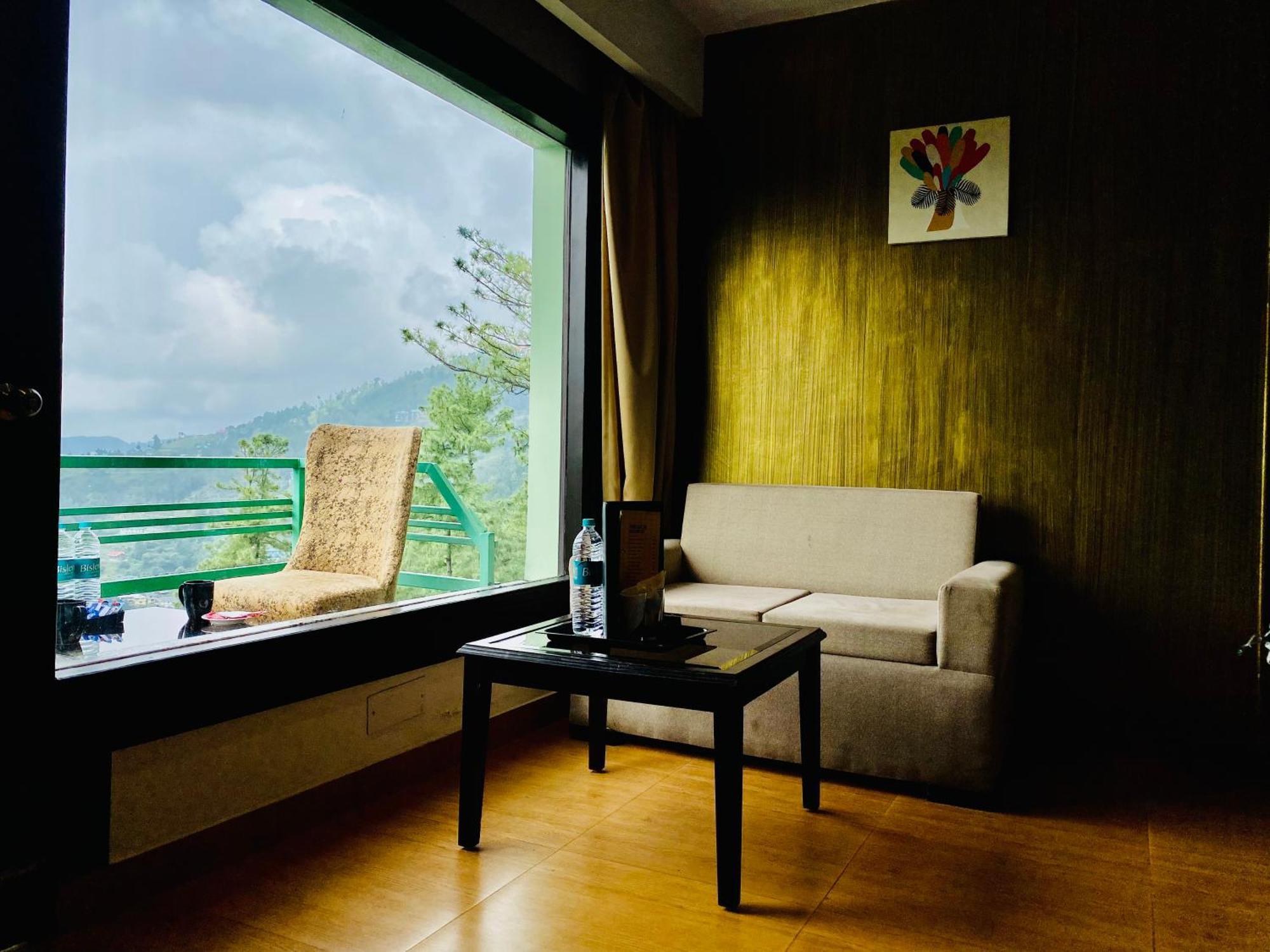 Royal Green Mashobra - Mountain And Valley View Rooms Shimla Bagian luar foto